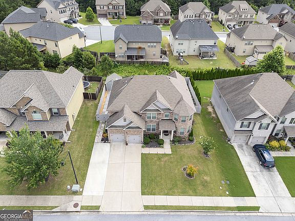3rd image of 195 Echols Way