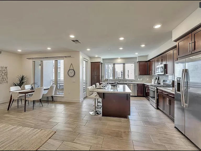 421 Vineyard Ave #21 — Photo 7