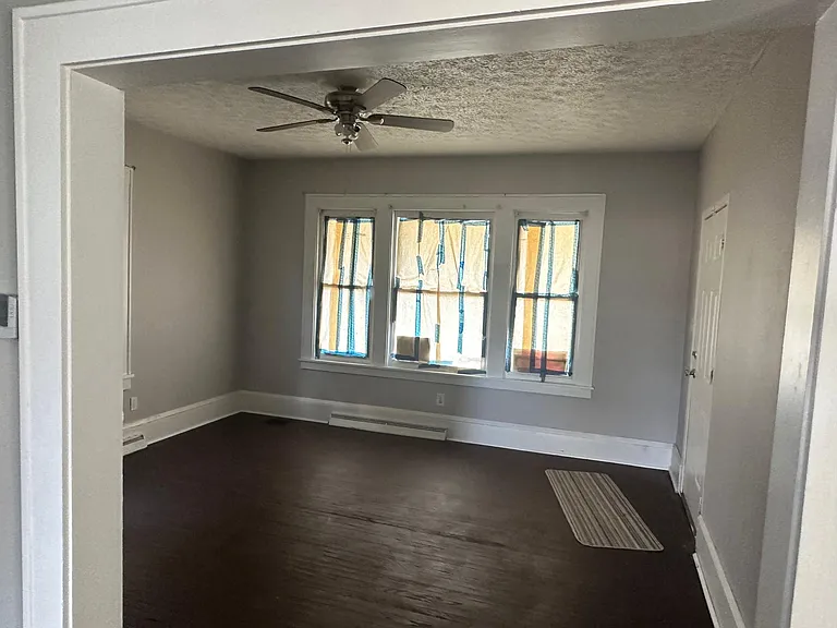 1351 Logan Ave NW — Photo 7