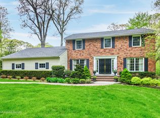 26 Danville Dr, Greenlawn, NY 11740