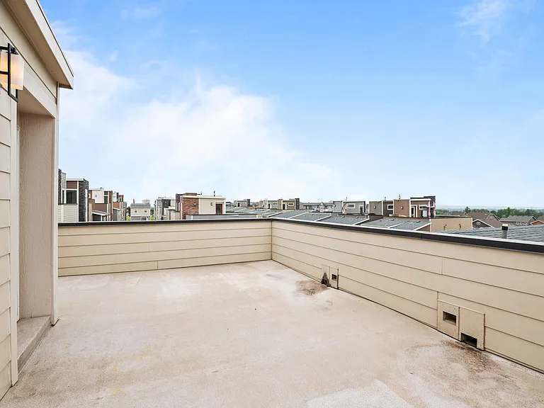 584 E Hinsdale Ave — Photo 31