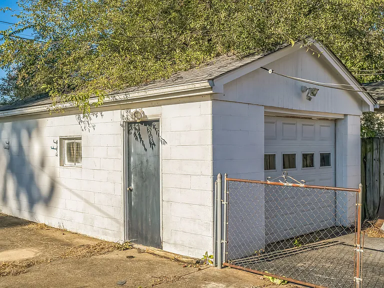 1676 Brittany Ln — Photo 15