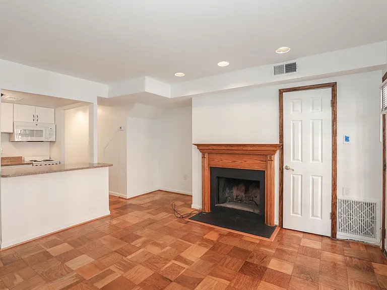 1609 Corcoran St NW #14 — Photo 7
