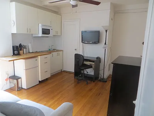 Rented by Performing Assets Corp | media 22