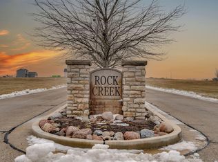 1 Cobblestone Ave, Carlock, IL 61725