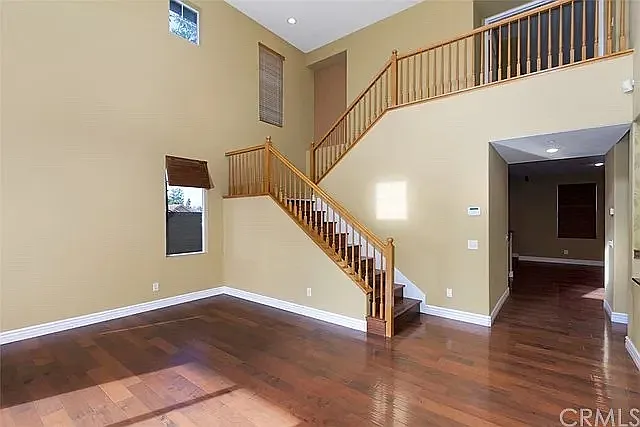 5 bed, 3262 sqft, $6,000 — Photo 2