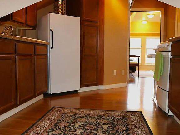 5th image of 2116 Aldrich Ave S