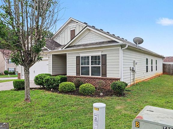 3rd image of 4205 Magnolia Pl