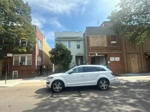 7151 67th Pl, Ridgewood, NY 11385
