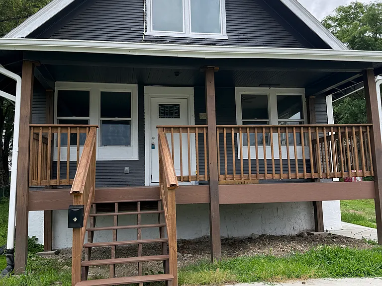 2914 Nicholas St — Photo 1