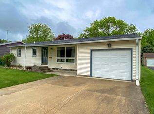 1014 N Federal St, Hampton, IA 50441