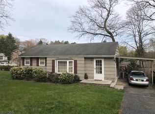 31 Circle Blvd, Newfoundland, NJ 07435