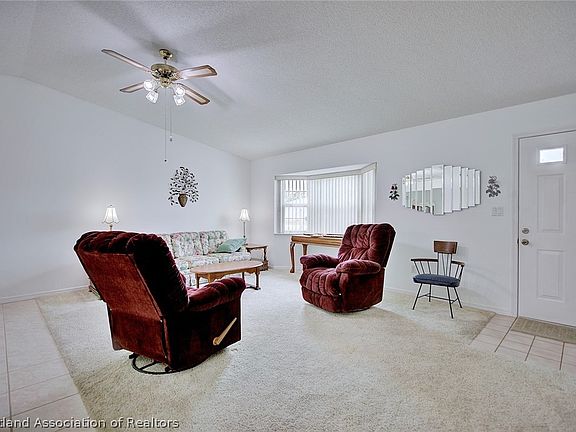 4th image of 2110 Vantage Trce