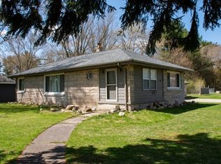 52577 Lilac Rd, South Bend, IN 46628