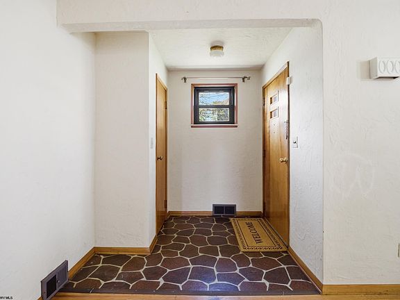 4th image of 702 Lawman Ave