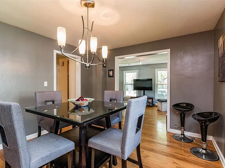 1014 Stanfield St — Photo 13