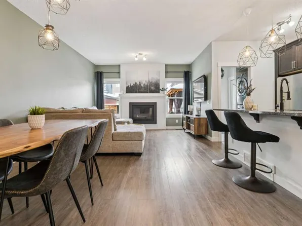 339 S Fireside Pl, Cochrane, AB T4C 0R5
