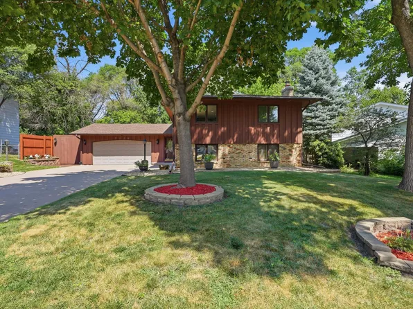 7119 Willow Ln, Minneapolis, MN 55430