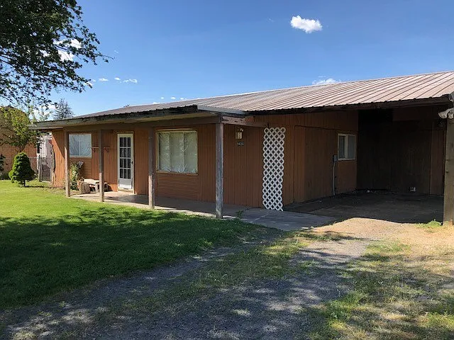 Two Bedroom Home in Moses Lake — Photo 1