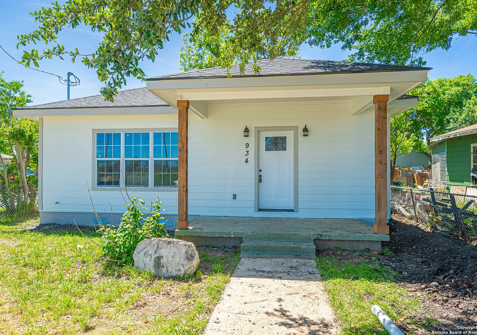 3 bed, 1380 sqft, $1,625 — Photo 1