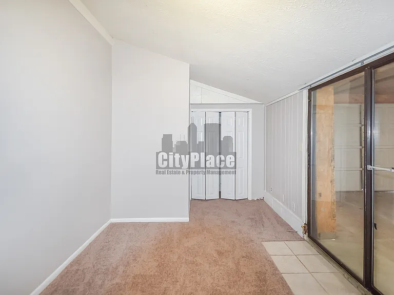 2633 S Randolph St #B — Photo 10