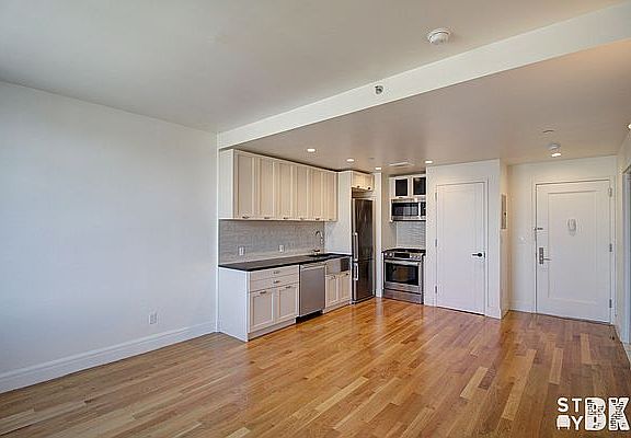 5th image of 1035 Fulton St #5D