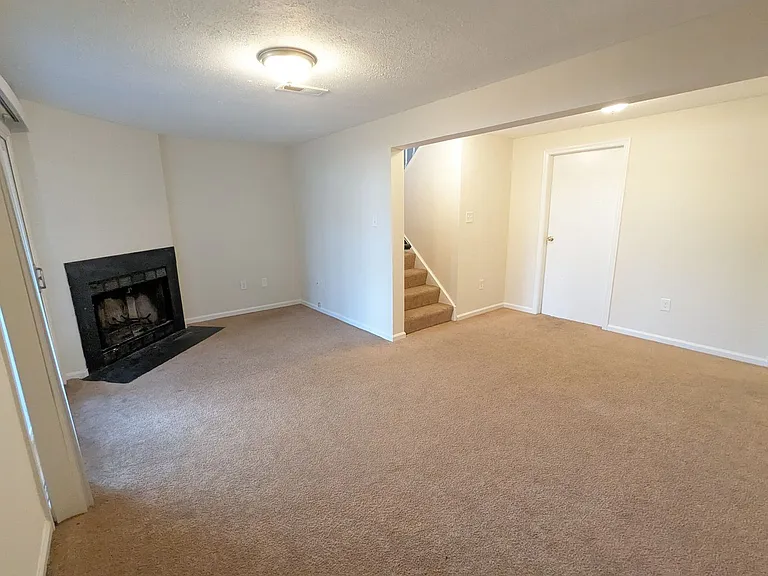 1390 David Ln — Photo 26