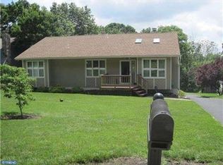 209 Lovers Ln, Mont Clare, PA 19453