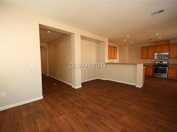 4th image of 332 Copper Pine Ave