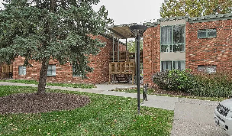 Courtyard Apartments — Photo 28