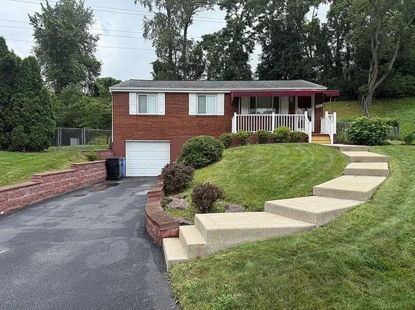 13901 Harvie Ct, Irwin, PA 15642