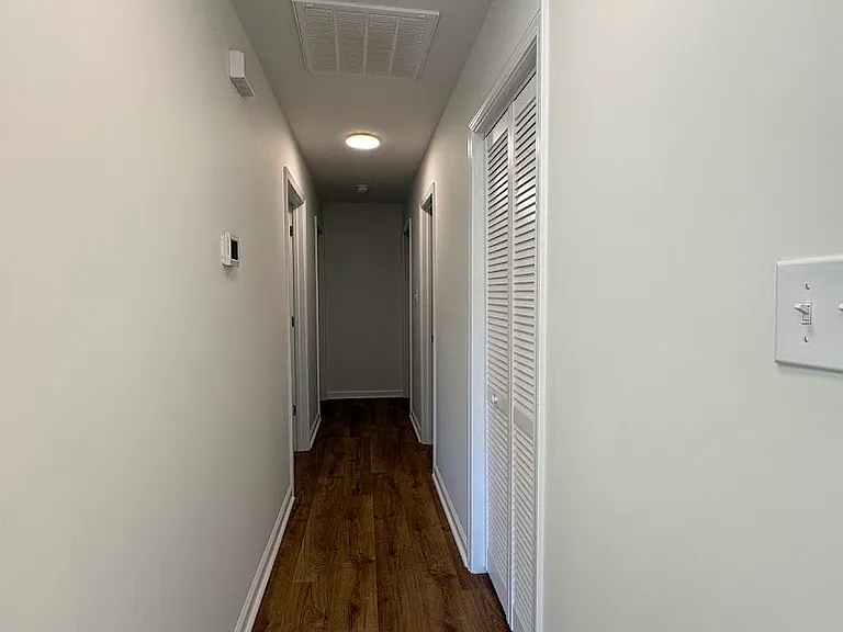 821 Grantland Dr — Photo 2