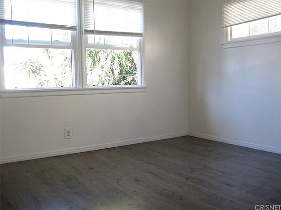 4th image of 5454 Hermitage Ave APT 3