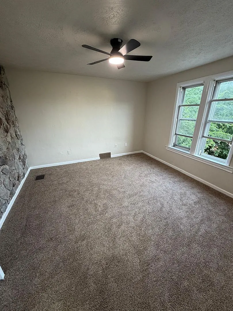 Charming 3BR Home in Wilmerding, Section 8 Considered!! — Photo 4