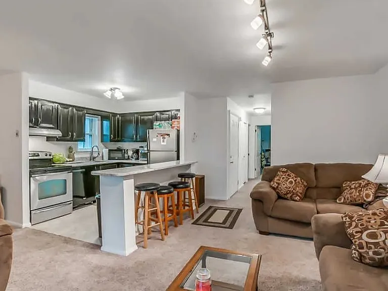 621 Pusey Ave #B — Photo 5