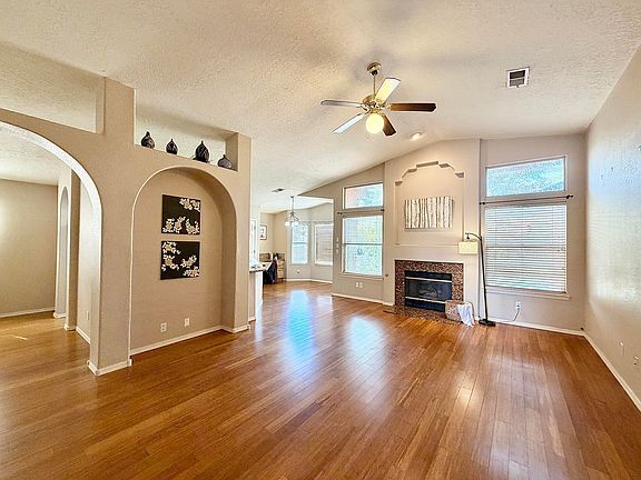 3rd image of 10319 Arroyo Crest Dr NW