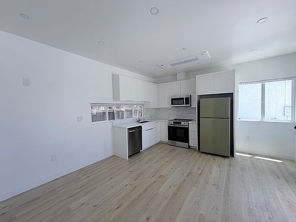 2nd image of 557 Casselman St #3