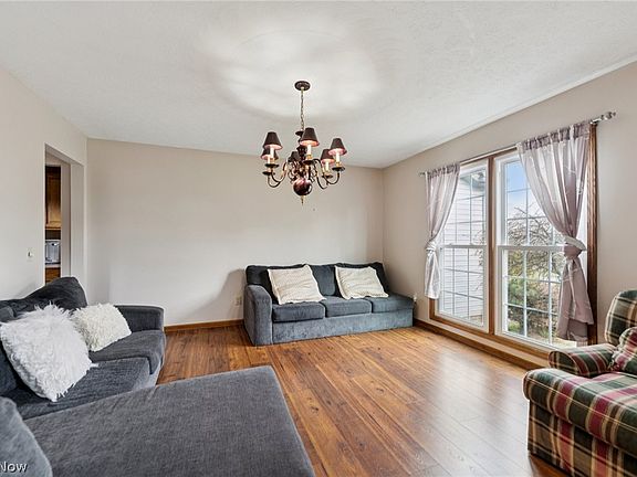 3rd image of 10917 Mogadore Ave NW