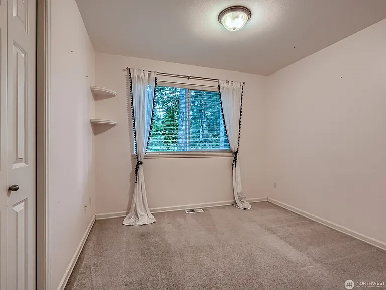 16025 NE Woodinville Duvall Rd — Photo 14