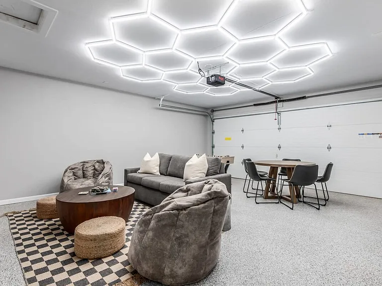 Building's Lounge