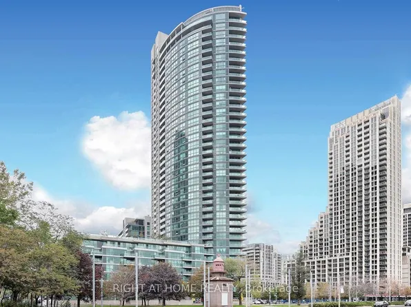 215 Fort York Blvd, Toronto, ON