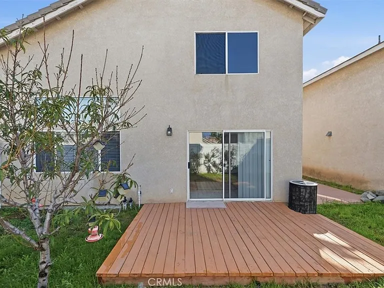 930 Primrose Ln — Photo 29
