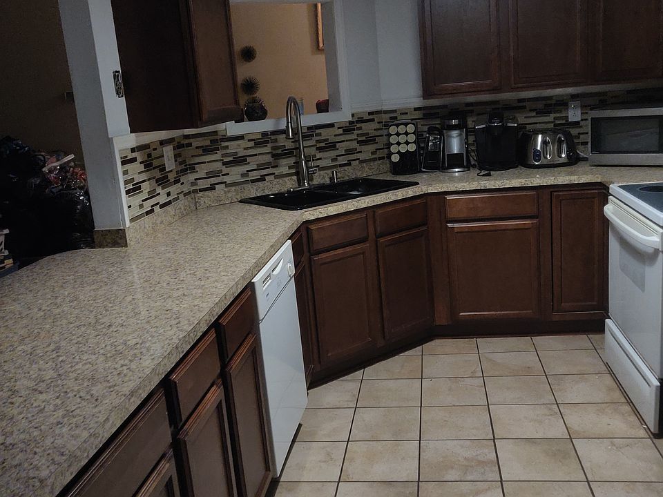 1st image of 35 Crofton Dr
