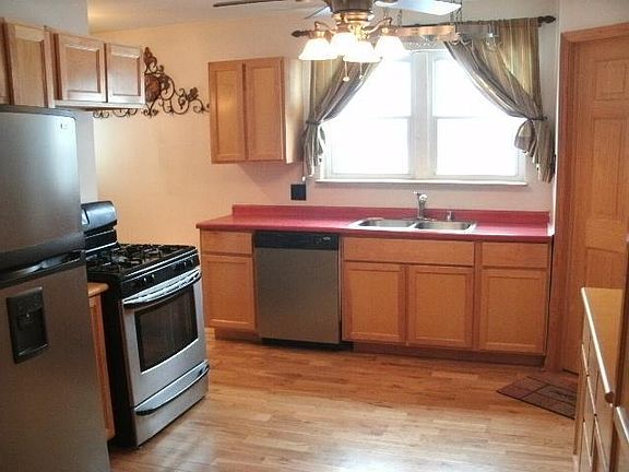 3rd image of 238 N California St