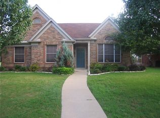 1349 Saddleback Ln, Lewisville, TX 75067