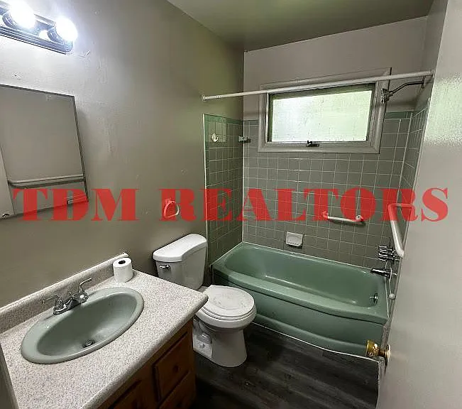 3737 Lynn St — Photo 10