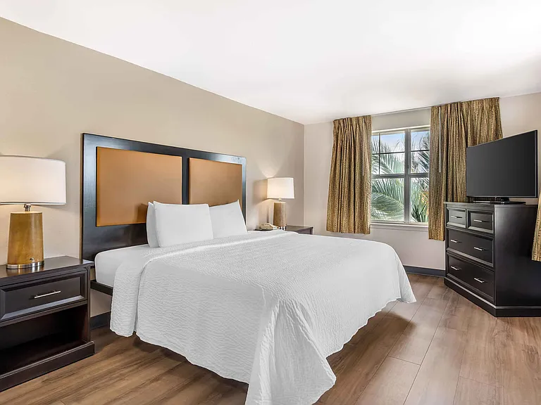 Executive Suite - 1 King Bed