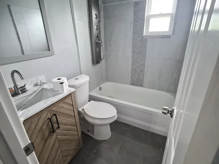 4533 Topsail Trl — Photo 4