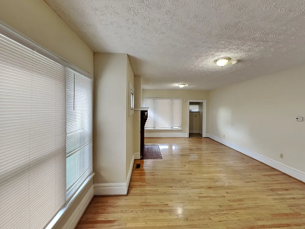 6 bed, 1148 sqft, $3,390 — Photo 2
