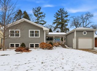 235 Cumnor Ave, Glen Ellyn, IL 60137